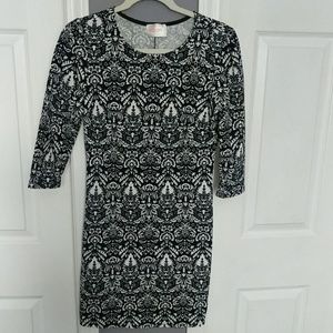 Navy/white patterned dress